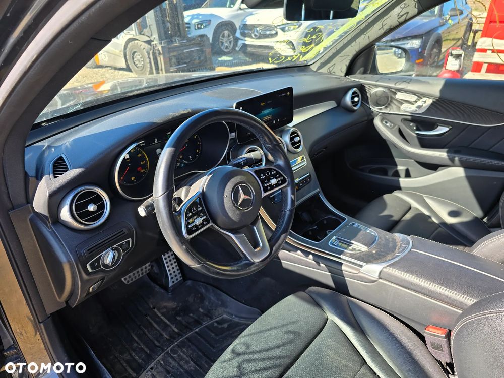 Mercedes-Benz GLC 300 4Matic 9G-TRONIC Edition Avantgarde - 15