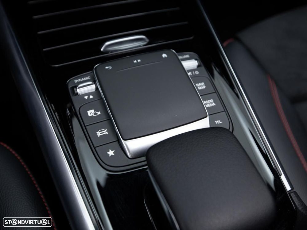 Mercedes-Benz GLA 250 4Matic 8G-DCT - 25