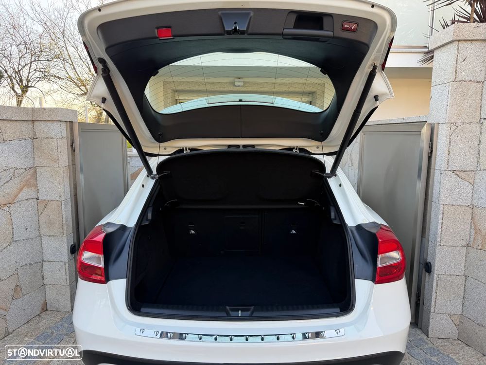 Mercedes-Benz GLA 180 (CDI) d Urban - 11