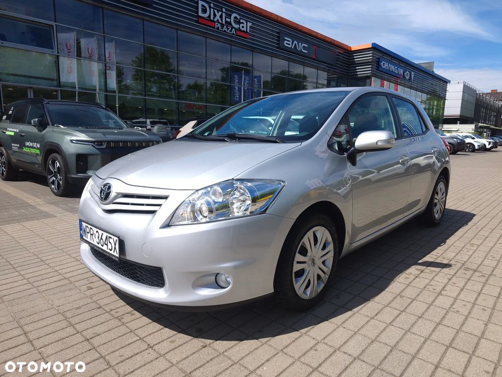 Toyota Auris 1.6 Sol - 1