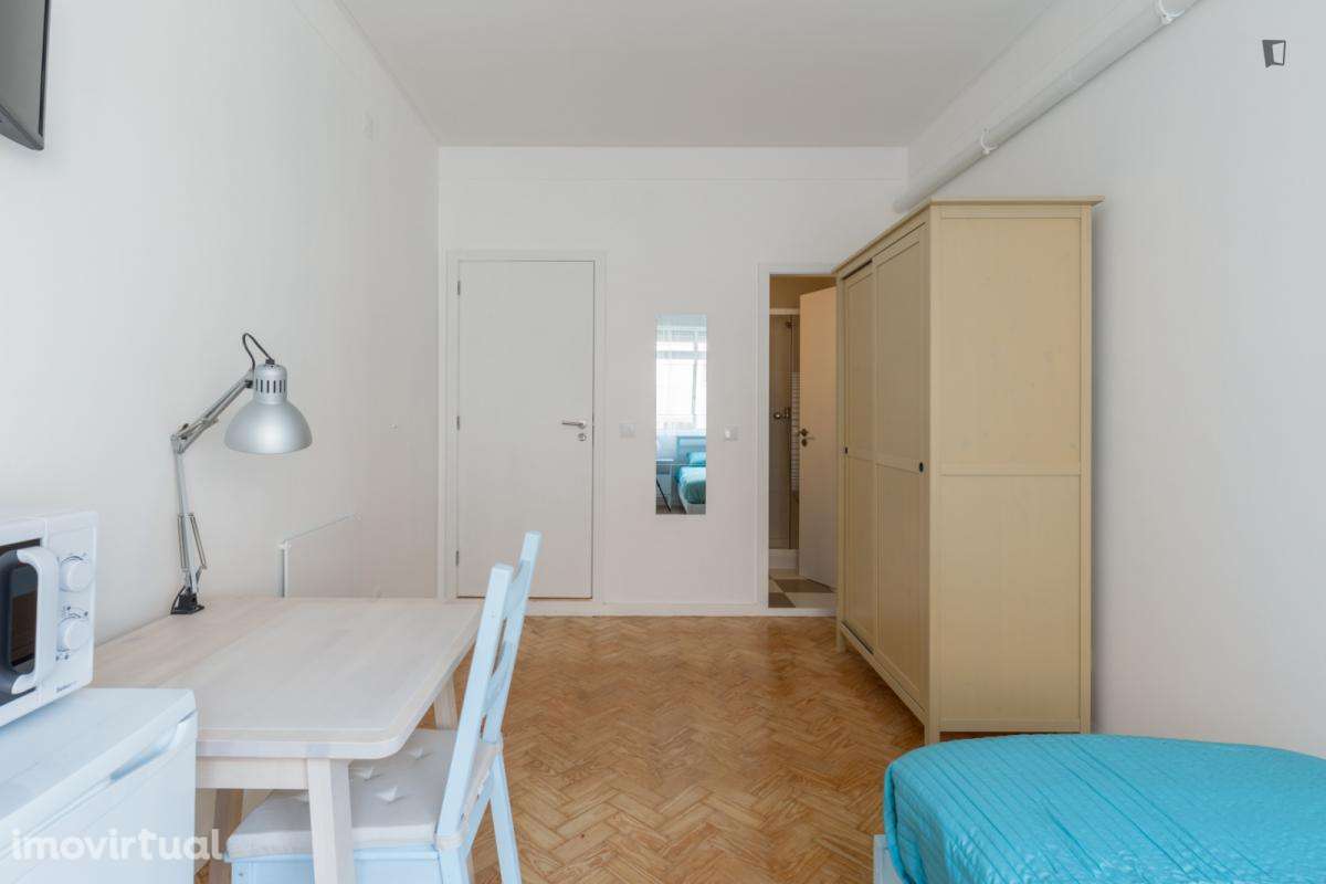 Quarto - localizado em Paranhos Porto - Grande imagem: 2/10