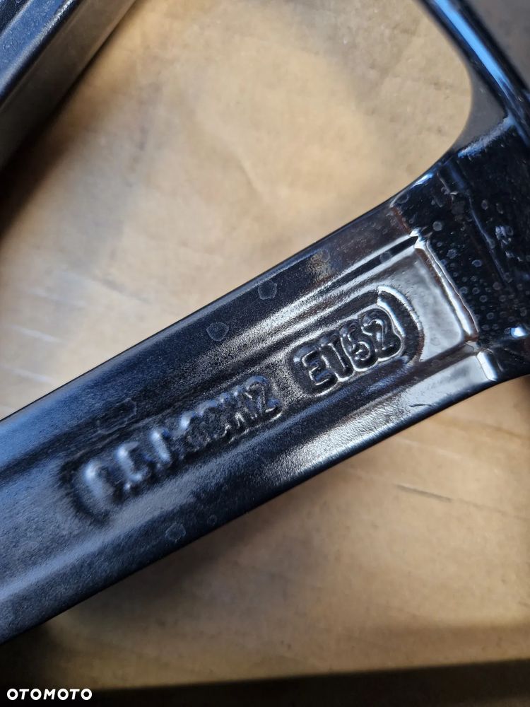 FELGA MERCEDES  C-KLASA W205 8,5Jx19H2, ET52, 5x112 - NOWA ORYGINALNA AMG - 9