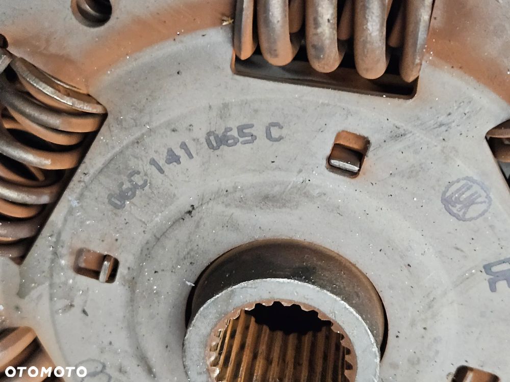 Audi A6 C6 A4 B7  2.8 3.0 V6 FSI koło zamachowe 06C141065C - 2