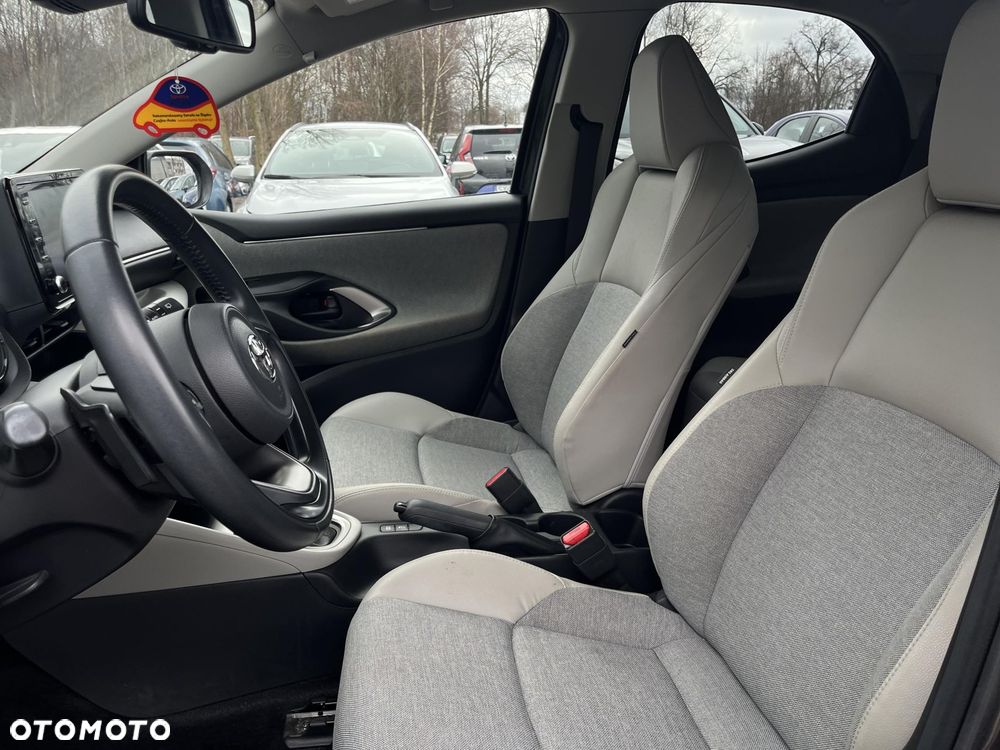 Toyota Yaris 1.5 Executive CVT - 13