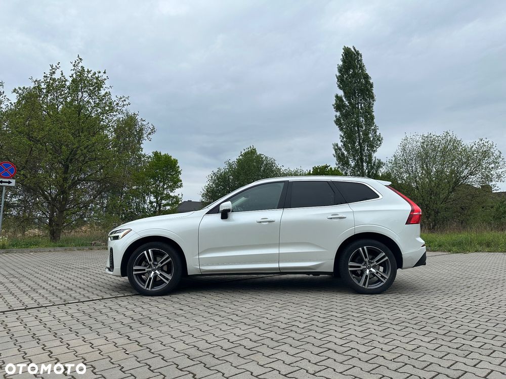 Volvo XC 60 T5 Momentum Pro - 4