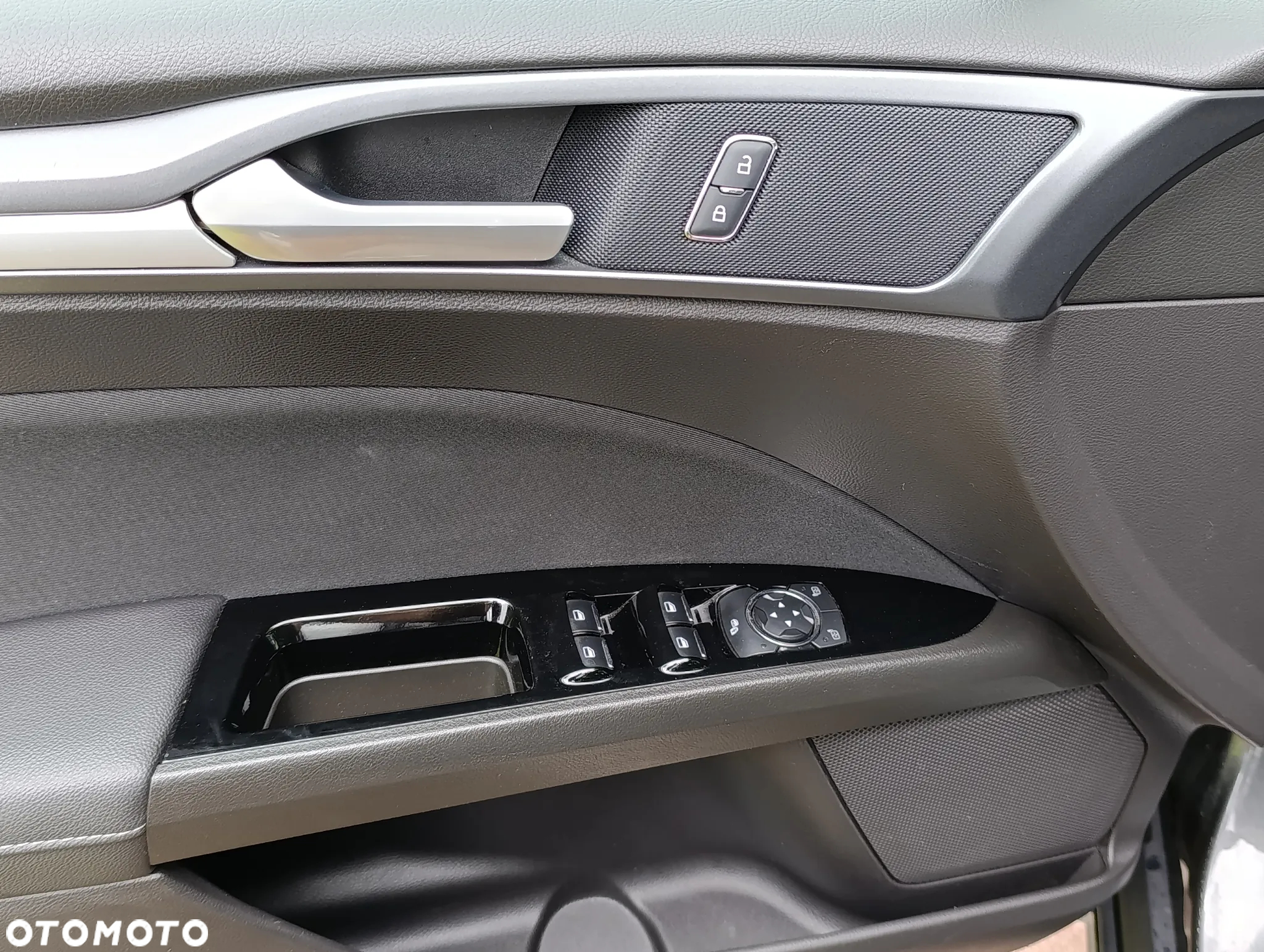 Ford Mondeo 2.0 TDCi Trend PowerShift - 16