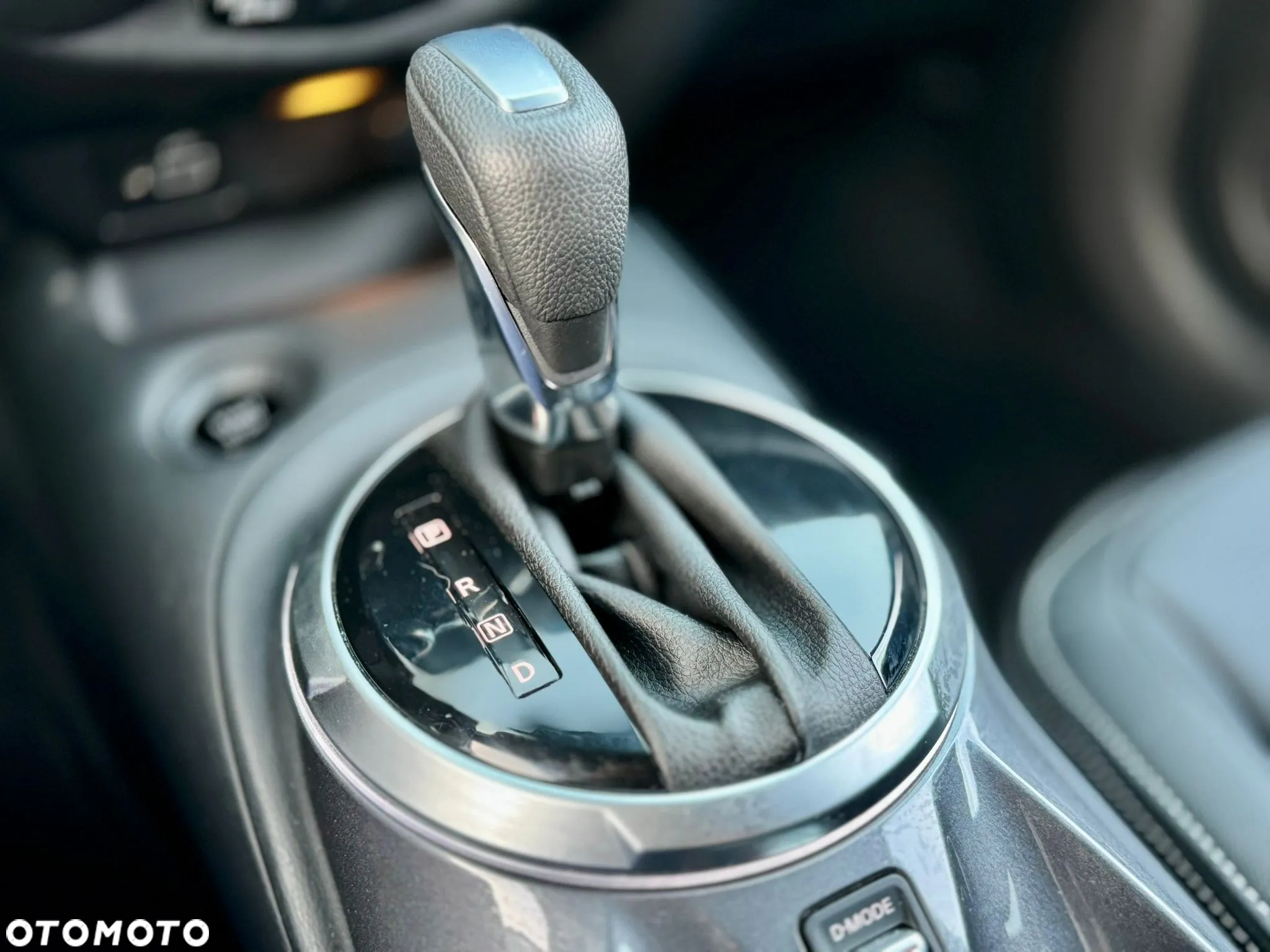 Nissan Juke 1.6 Hybrid 4AMT Premiere Edition - 17