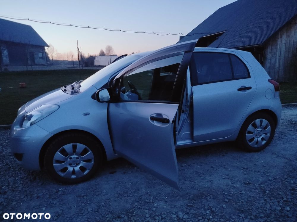 Toyota Yaris 1.0 Luna EU5 - 6