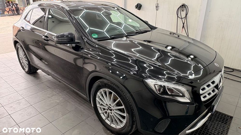 Mercedes-Benz GLA 220 d 4-Matic - 12