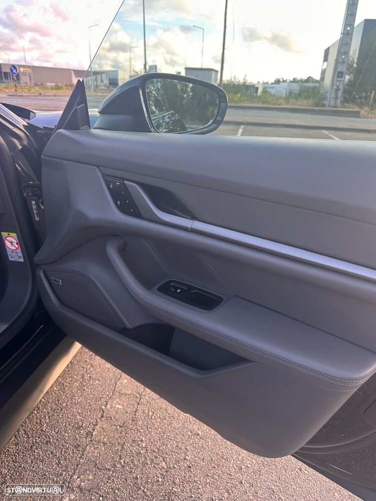 Porsche Taycan Sport Turismo Standard - 24