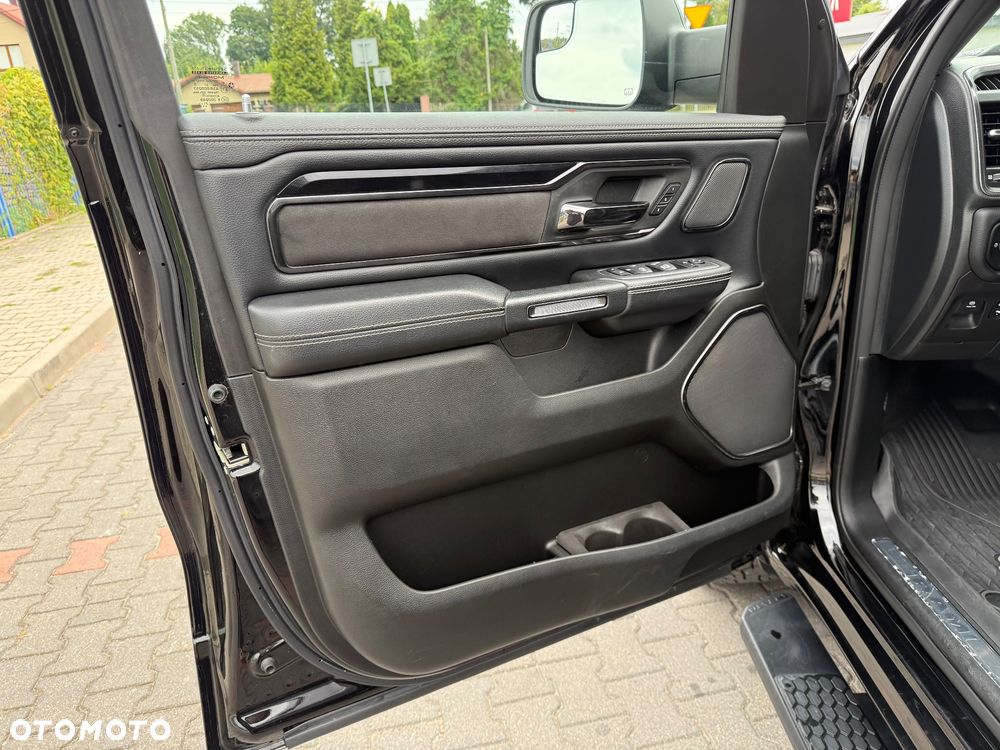 Dodge RAM 5.7 4x4 - 14