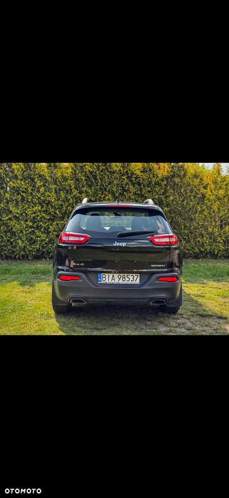 Jeep Cherokee - 4