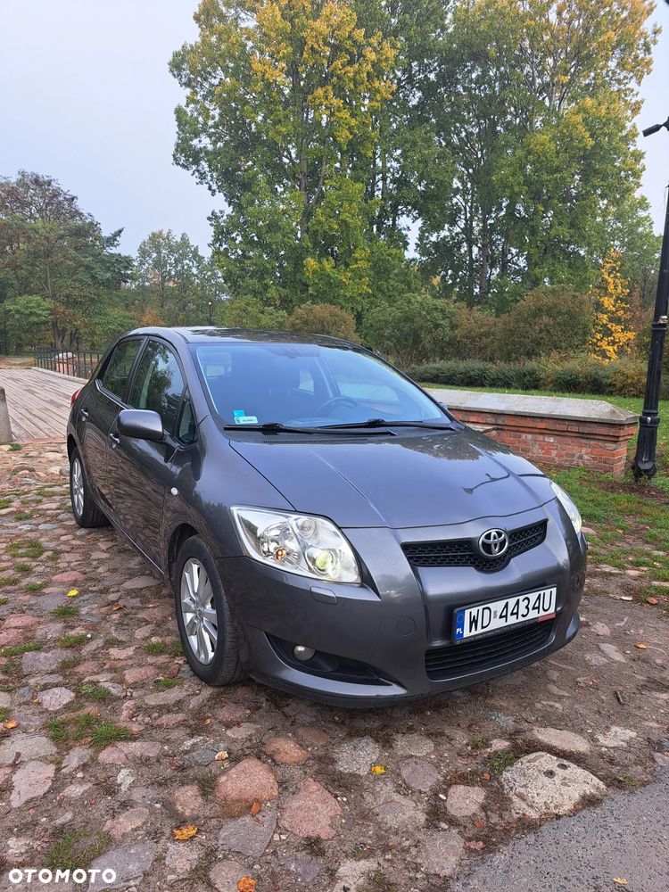 Toyota Auris - 1