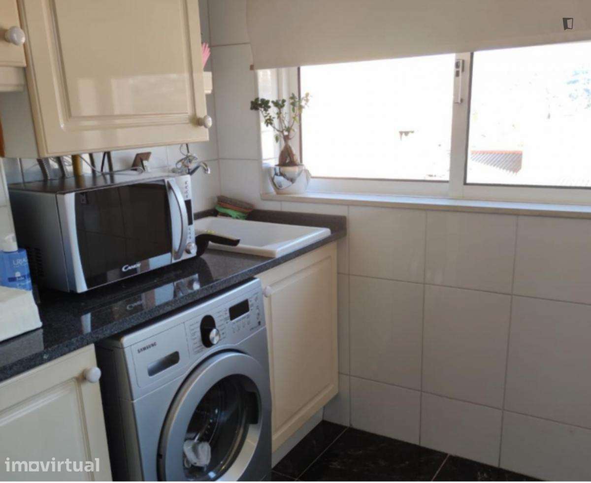 Quarto - localizado em Braga - Grande imagem: 5/8