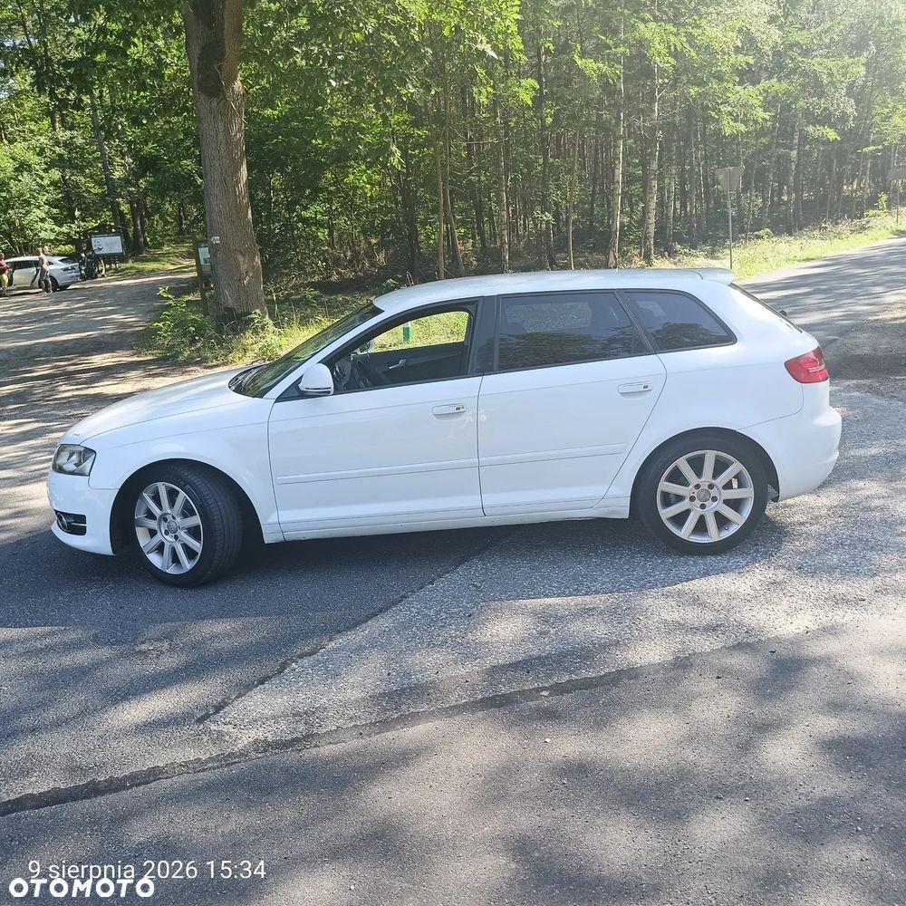 Audi A3 Sportback 1.6 TDI DPF Ambiente - 3