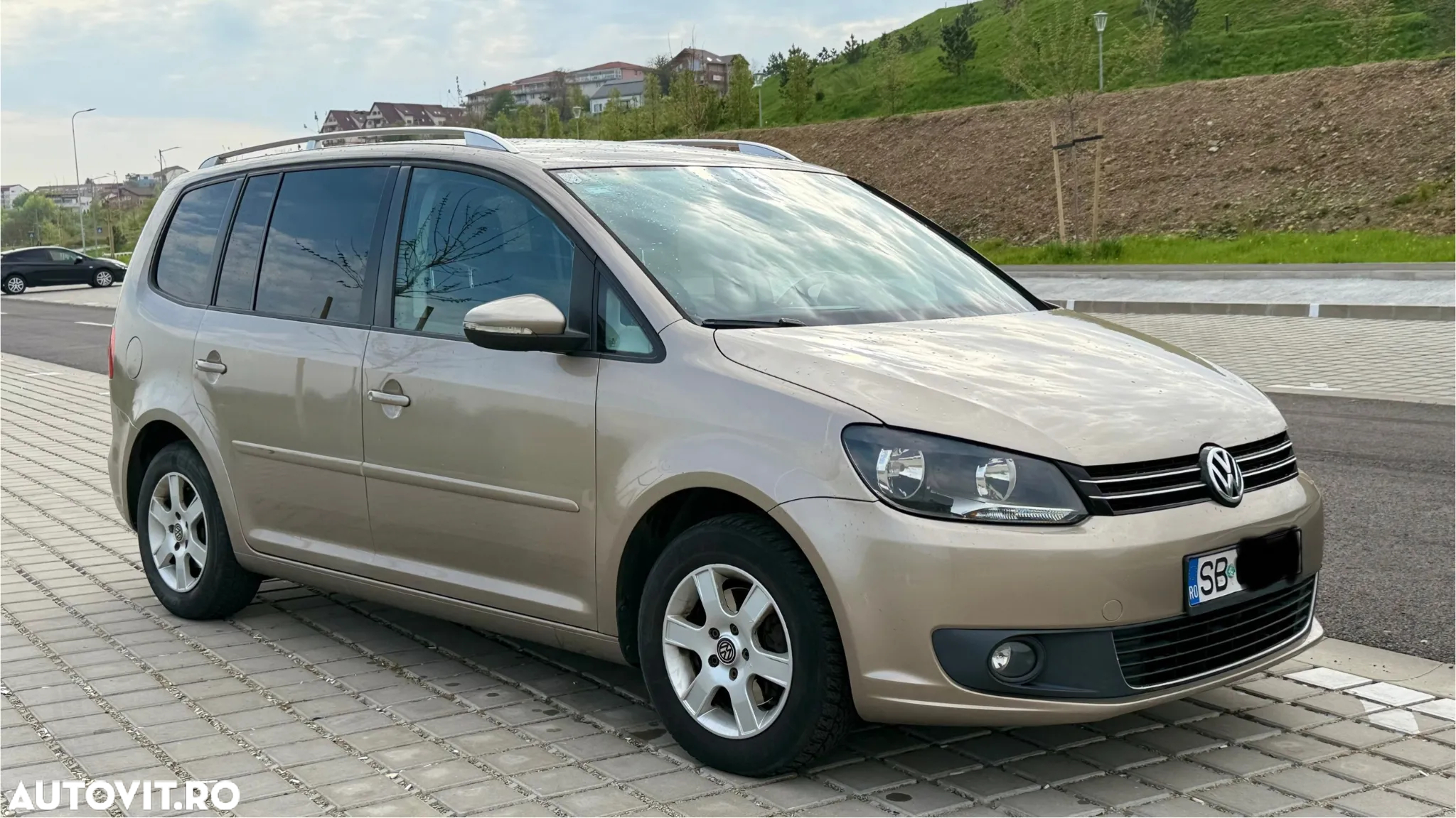 Volkswagen Touran 1.6 TDI BlueMotion Technology Comfortline - 9