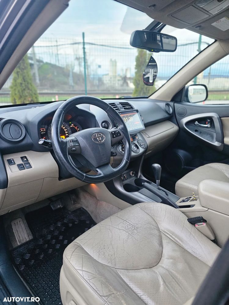 Toyota RAV4 2.2 D-4D 4x4 Automatik Executive - 9