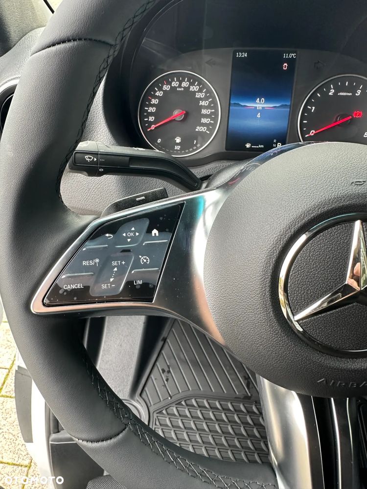 Mercedes-Benz Sprinter - 14