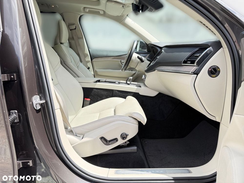Volvo XC 90 - 27
