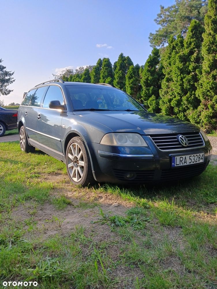 Volkswagen Passat - 1