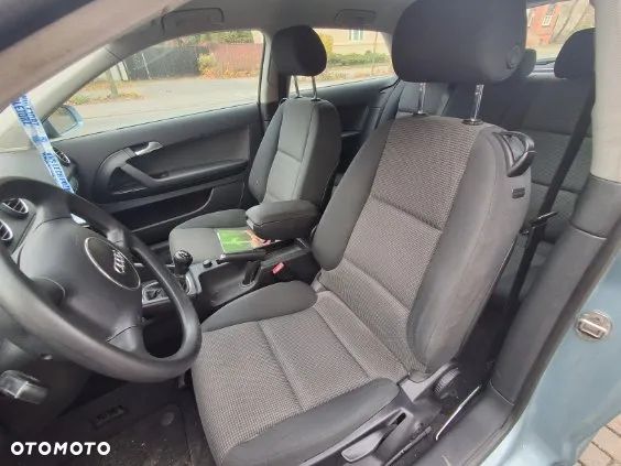 Audi A3 3-drzwiowe 1.6 FSI Attraction - 5