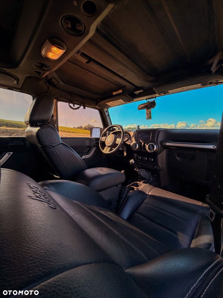 Jeep Wrangler - 10