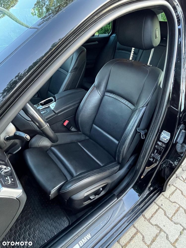 BMW Seria 5 525d Luxury Line - 9