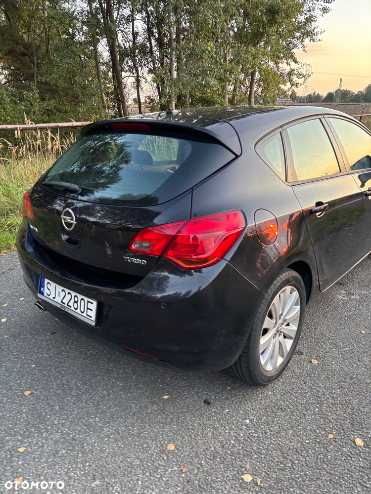 Opel Astra IV 1.6 T Cosmo - 12