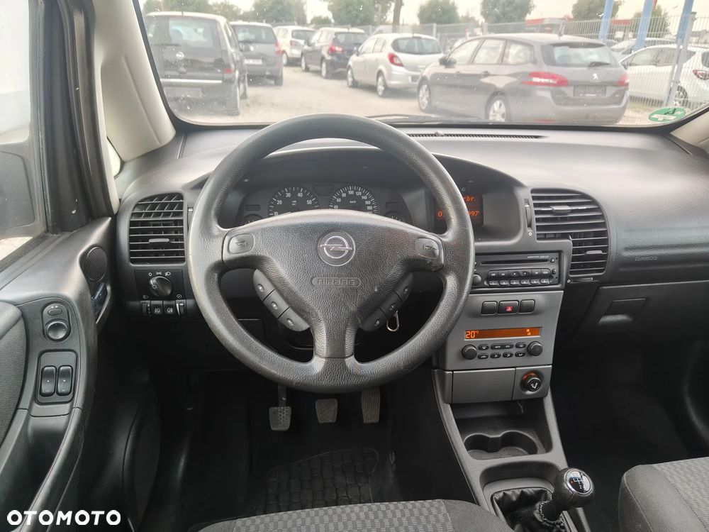 Opel Zafira - 18