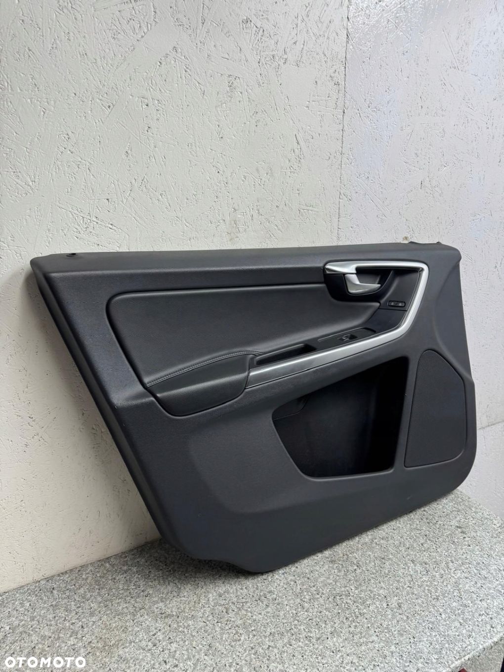 BOCZEK DRZWI LEWY PRZÓD VOLVO XC60 I 2013-2017 LIFT - 1