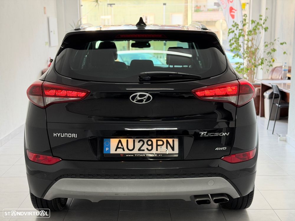 Hyundai Tucson 2.0 CRDi 4WD Auto Premium - 12