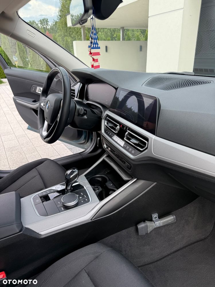 BMW Seria 3 318d - 20
