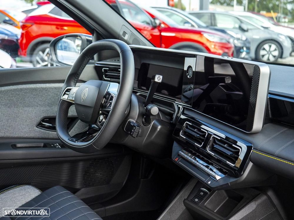 Renault 4 E-Tech 52 kWh Iconic Autonomia Conforto - 24