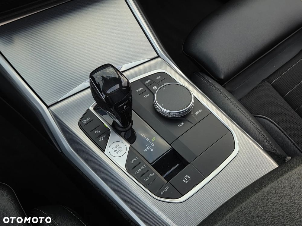 BMW Seria 3 320d Luxury Line sport - 35