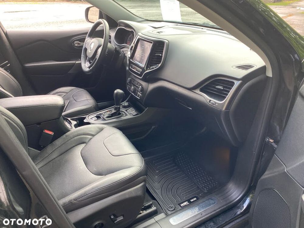 Jeep Cherokee - 15