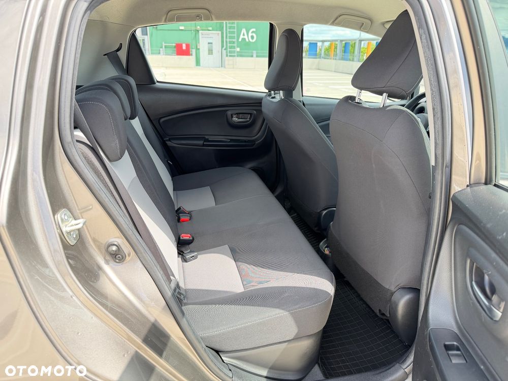 Toyota Yaris Hybrid 100 Premium - 13