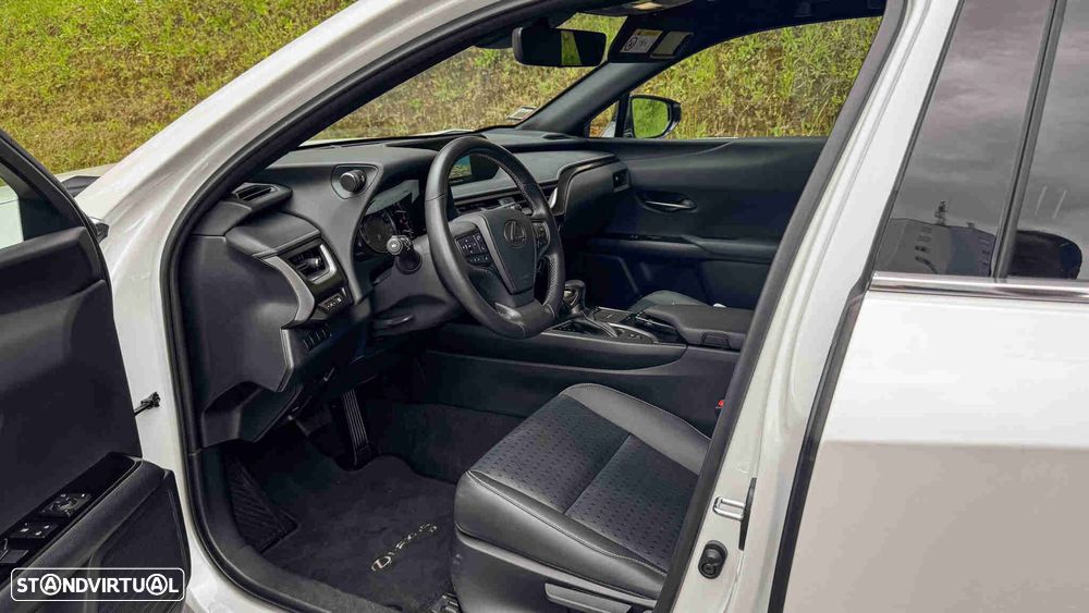 Lexus UX 250h Premium - 8