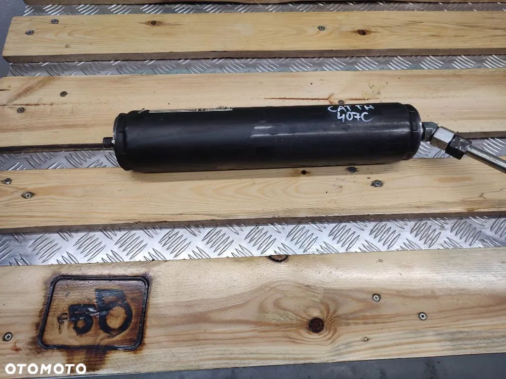 Akumulator hydrauliczny CAT TH 407C - 1