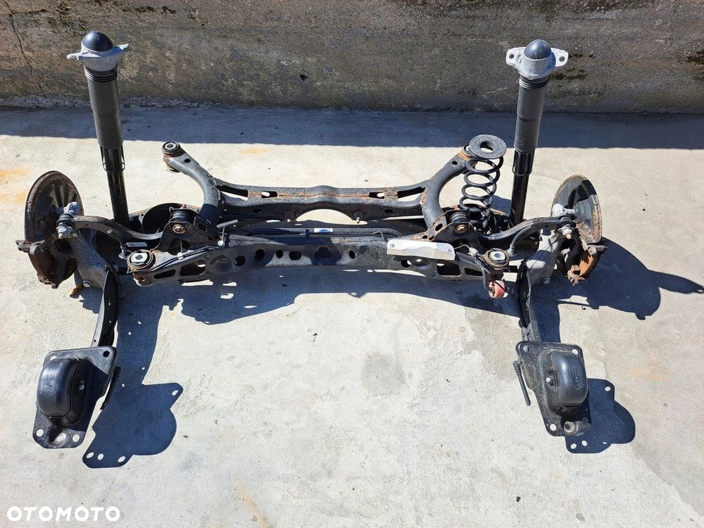 PASSAT B8 KOMBI BELKA KOMPLET ZAWIESZENIE TYŁ - 1