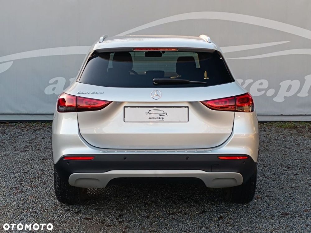 Mercedes-Benz GLA - 15