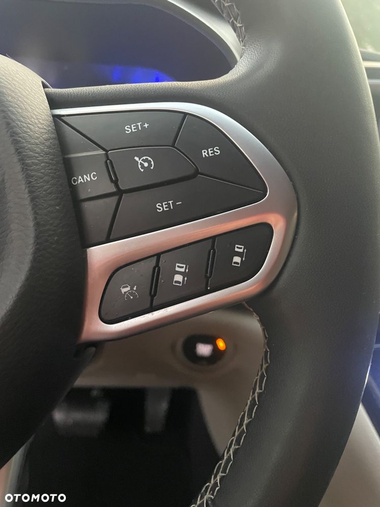 Chrysler Pacifica - 20
