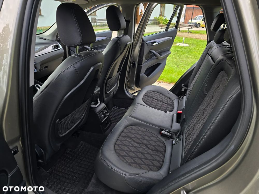BMW X1 xDrive20d xLine sport - 32