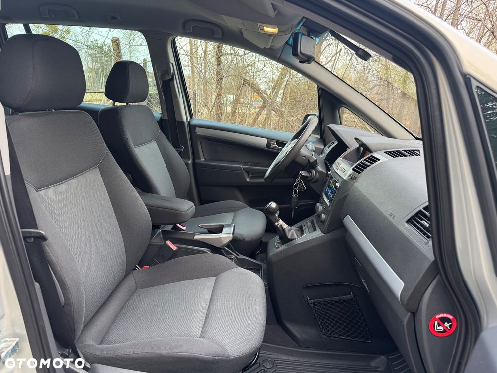 Opel Zafira 1.8 Elegance - 24