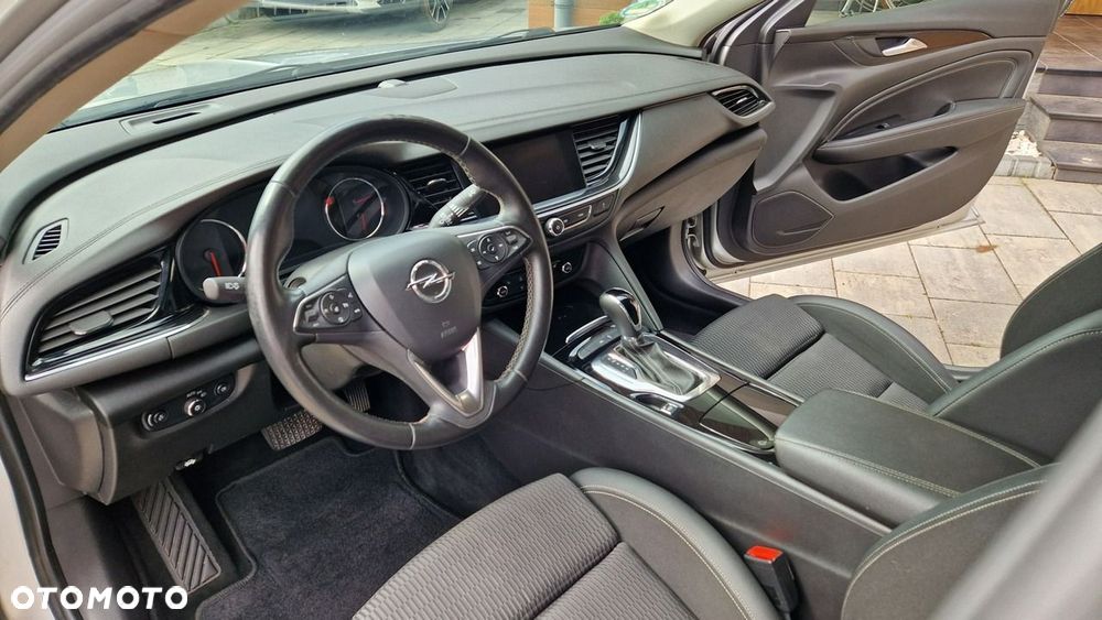 Opel Insignia - 18