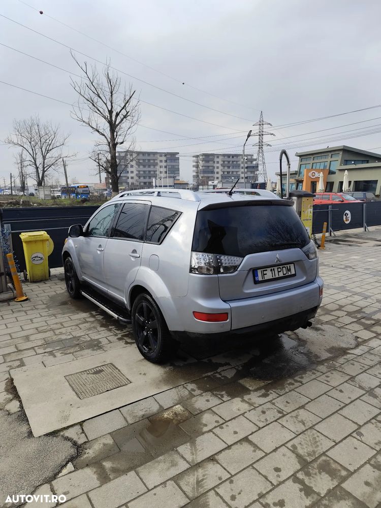 Mitsubishi Outlander 2.0 DI-D Instyle+ - 18