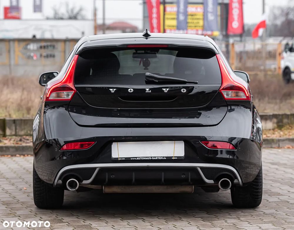 Volvo V40 D2 R Design - 10