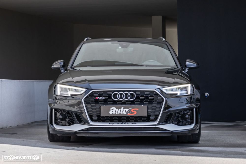 Audi RS4 Avant - 4
