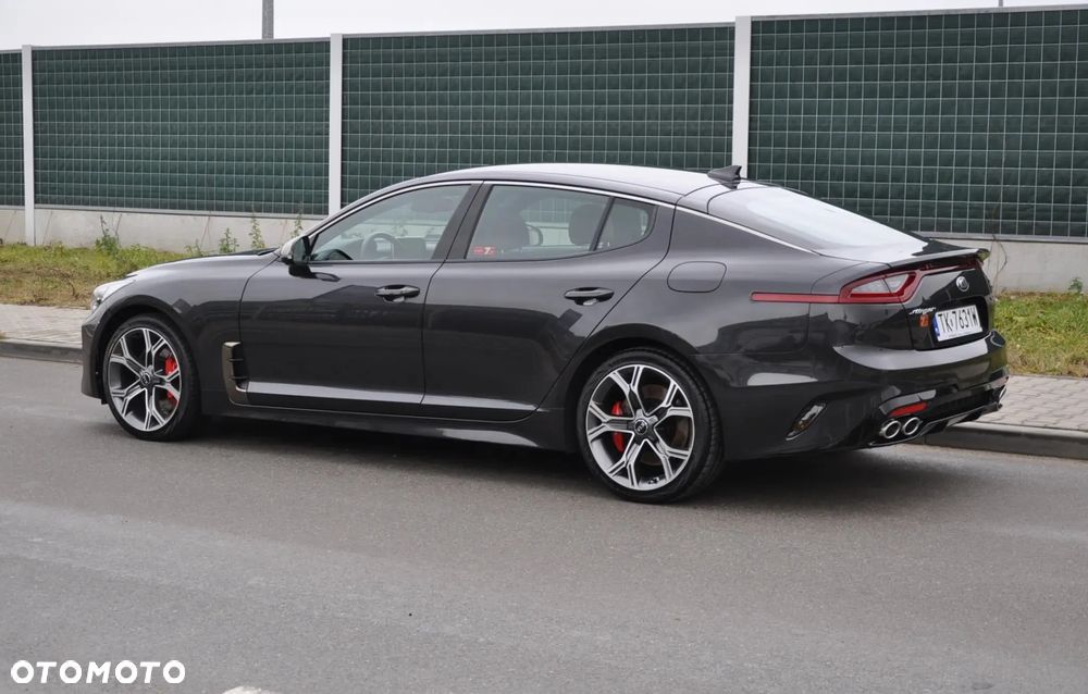 Kia Stinger - 3