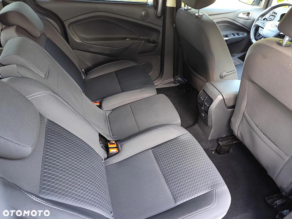 Ford Grand C-MAX - 34