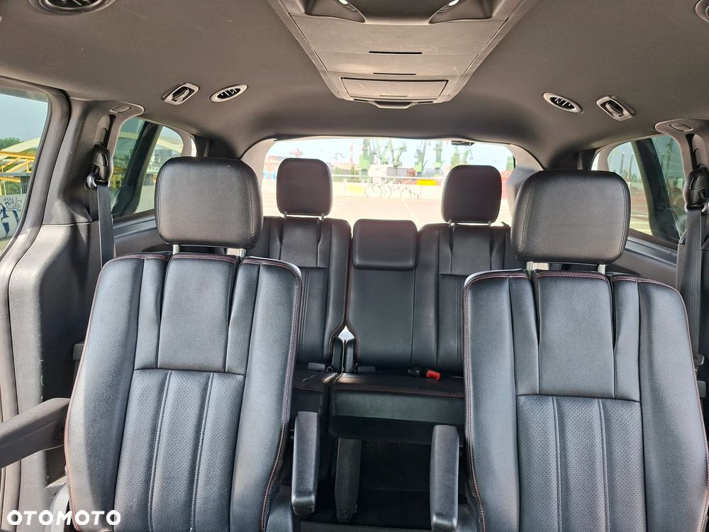 Dodge Grand Caravan 3.6 R/T - 9